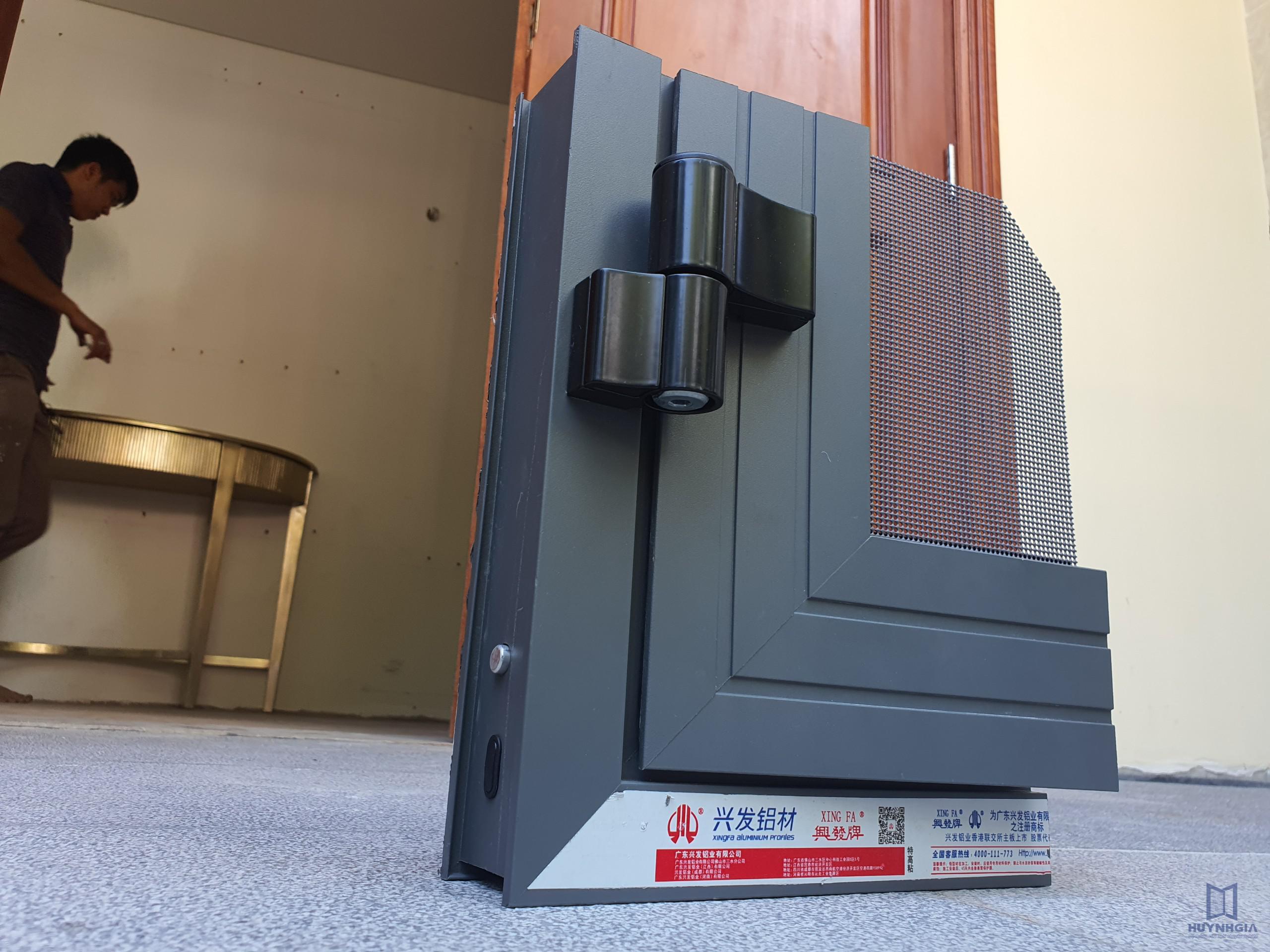 góc mẫu cửa lưới thép